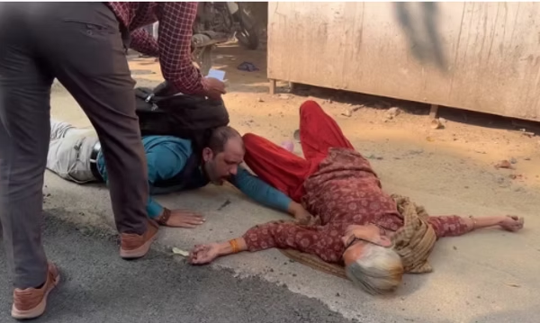 प्लॉट पर अवैध कब्जे से तंग आकर महिला…