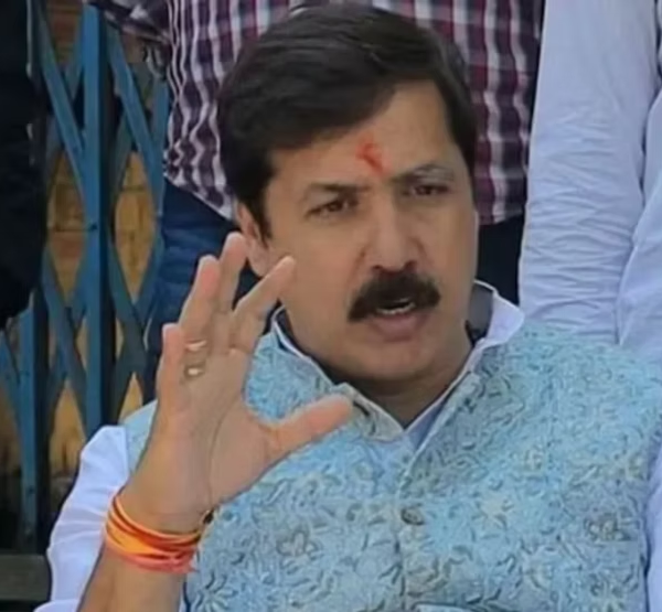लखनऊ में पूर्व सांसद धनंजय सिंह समेत 10…