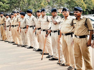 यूपी पुलिस भर्ती 2026: 32,679 पदों पर तीन&hellip;