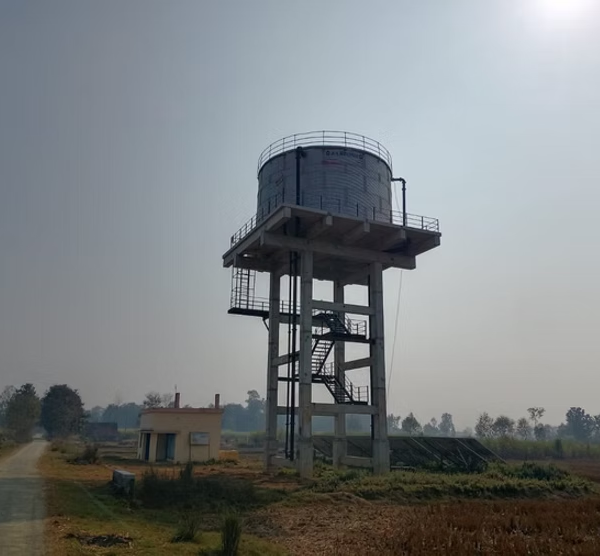महोबा पानी टंकी फटने की खबर पर प्रशासन…