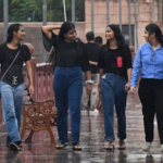 प्रदेश के 14 जिलों में भारी बारिश का अलर्ट, राजधानी लखनऊ एक घंटे की बारिश में लबालब; बिजली आपूर्ति पर संकट