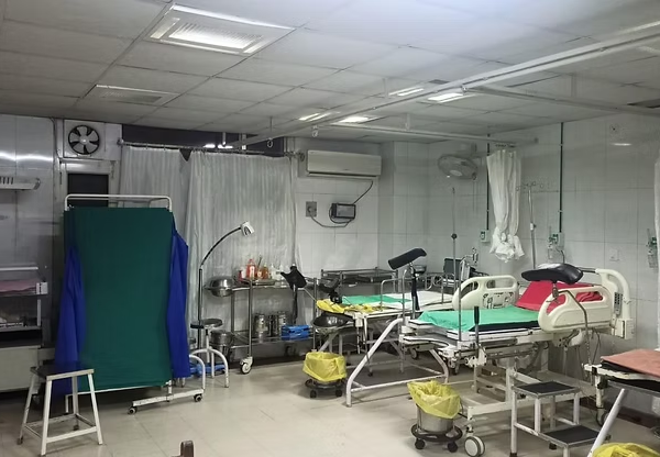 लखनऊ CHC में लापरवाही: ओटी टेबल पर गर्भवती&hellip;
