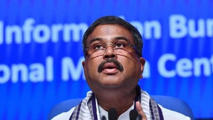 केंद्रीय शिक्षा मंत्री धर्मेंद्र प्रधान का इस्तीफा, जंतर-मंतर…