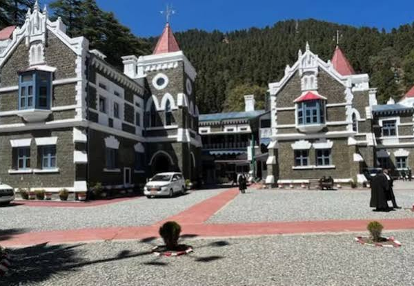 देहरादून में सरकारी नाले पर बेचे गए प्लाट, हाईकोर्ट सख्त