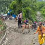 चारधाम यात्रा में फंसे 800 श्रद्धालुओं को SDRF-NDRF ने सुरक्षित निकाला, दो सौ यात्री दर्शन कर लौटे