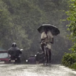 उत्तराखंड में दो दिन भारी बारिश का रेड अलर्ट, भूस्खलन-बाढ़ का खतरा, देहरादून में स्कूल बंद