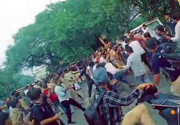 बाराबंकी कांड: पूरे जिले में अलर्ट, कमिश्नर और&hellip;