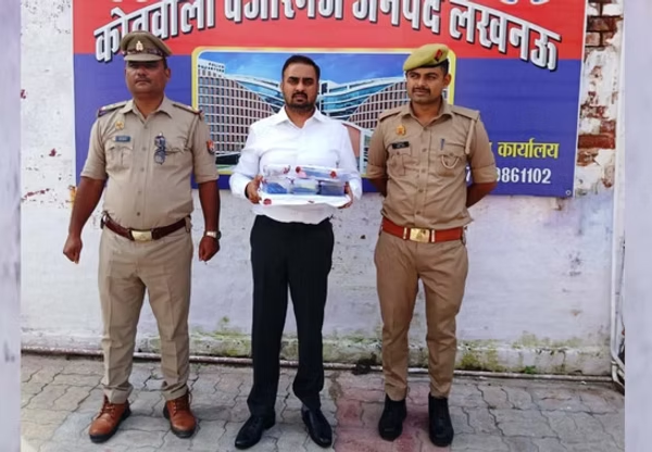 फर्जी आईएएस गिरफ्तार, पांच लग्जरी कारें बरामद