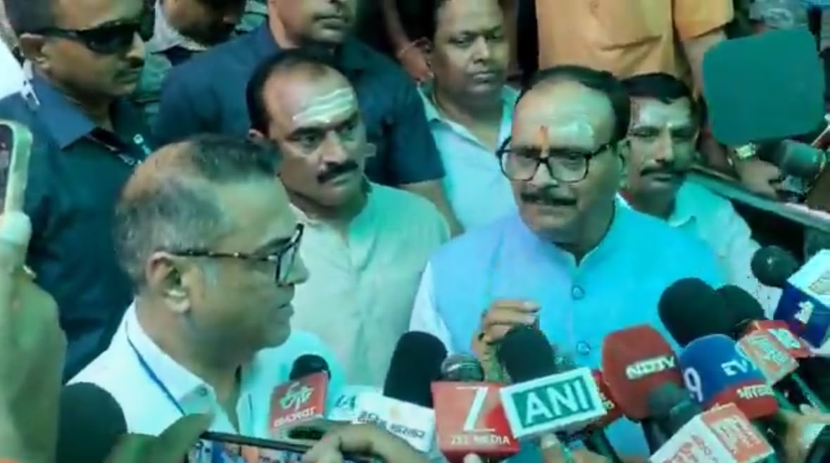 पत्रकारों को बड़ी सौगात: सरकारी अस्पतालों में मिलेगा मुफ्त इलाज, अलग हेल्प काउंटर बनाने के निर्देश