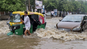उत्तराखंड में बारिश का कहर: 6 नदियां उफान&hellip;