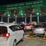 उमर अहमद के काफिले पर टोल प्लाजा में हंगामा, 25-30 वाहनों के बिना टोल गुजरने का आरोप