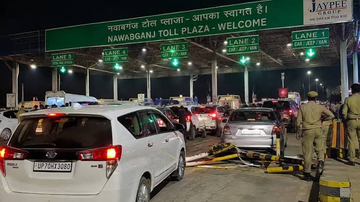 उमर अहमद के काफिले पर टोल प्लाजा में…