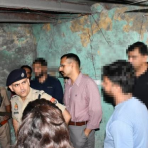 अलीगढ़ में फैक्ट्री के ऑफिस से 11.50 लाख&hellip;
