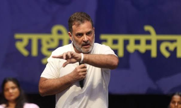 राहुल गांधी की याचिका पर सुप्रीम कोर्ट में…