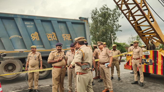 झांसी हादसे में अबान की कार को लेकर…
