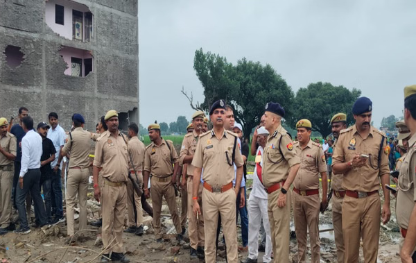 कौशाम्बी में पटाखा फैक्टरी में विस्फोट, कई लोगों…