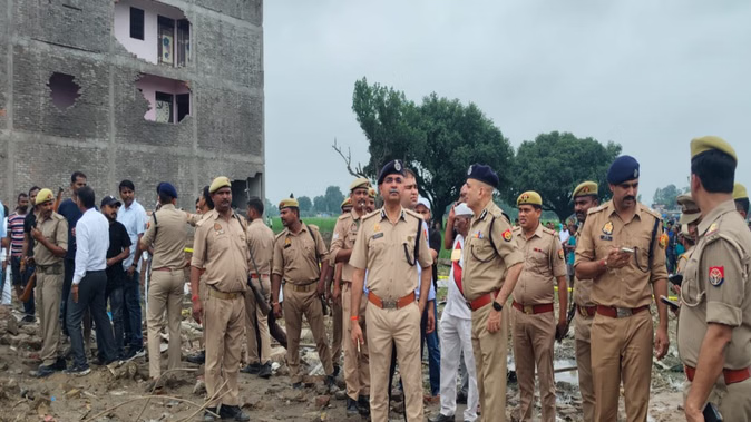 कौशाम्बी में पटाखा फैक्टरी में विस्फोट, कई लोगों…