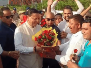 हल्द्वानी पहुंचे CM धामी, गर्मजोशी से हुआ स्वागत