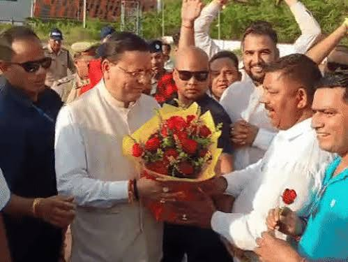 हल्द्वानी पहुंचे CM धामी, गर्मजोशी से हुआ स्वागत