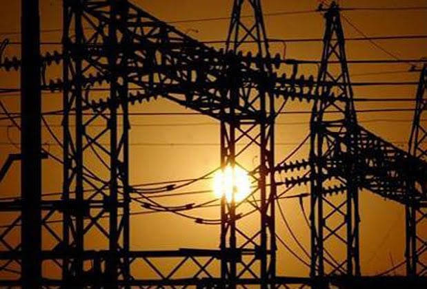 शाहजहांपुर में संविदाकर्मी के घर के पास मिले पांच ट्रांसफार्मर