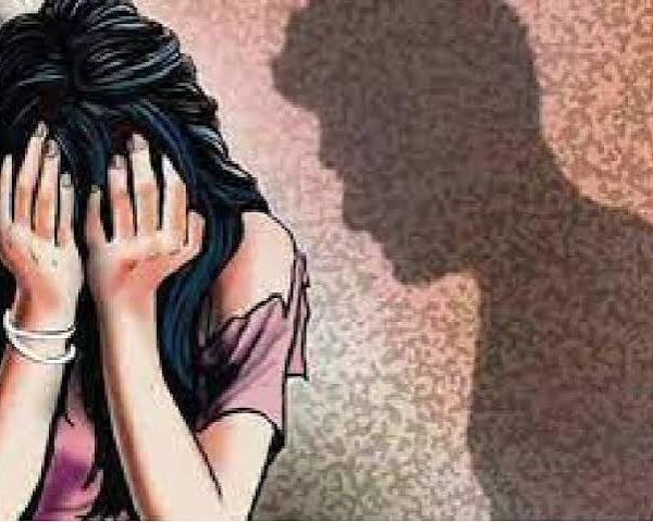 अमेठी में नाबालिग से दुष्कर्म का आरोप, तमंचे&hellip;