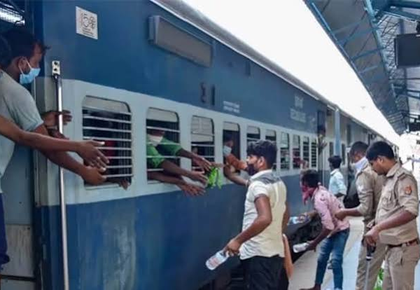 लखनऊ-दिल्ली रेल रूट पर संकट, ट्रेनें रद्द होने…