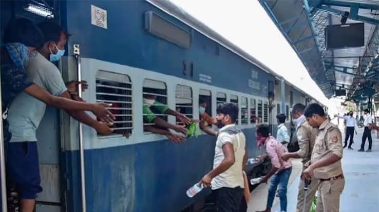 लखनऊ-दिल्ली रेल रूट पर संकट, ट्रेनें रद्द होने…